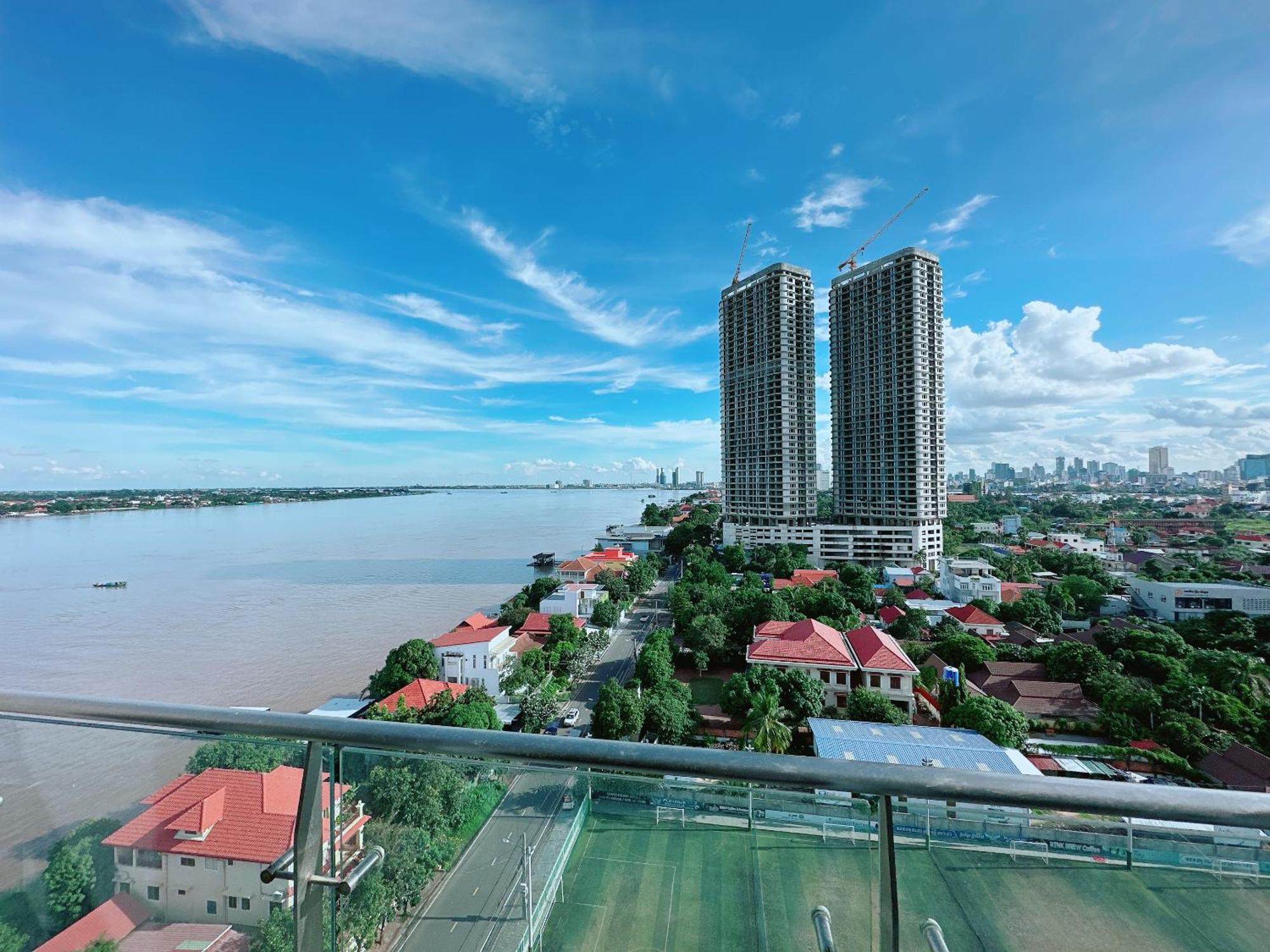 Infinity 28 Hotel And Residence Phnom Penh Exterior photo