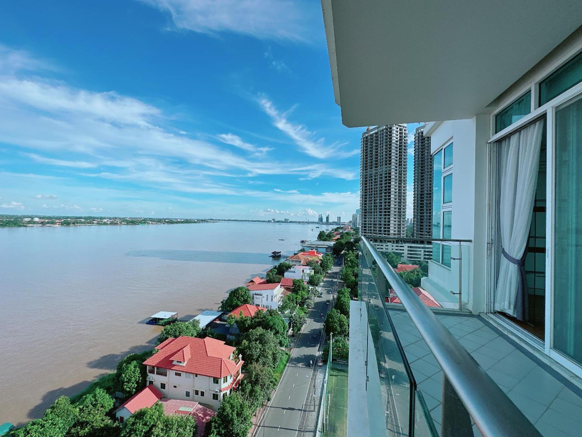 Infinity 28 Hotel And Residence Phnom Penh Exterior photo